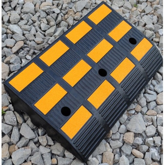 Rubber curb ramp driveway 15cm PR-15U