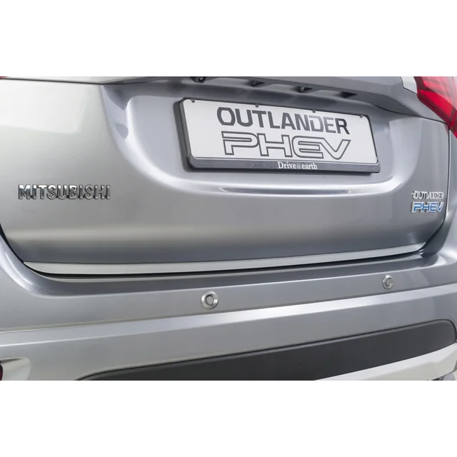 Mitsubishi OUTLANDER IV 4 - CHROME STRIP on the FLAP