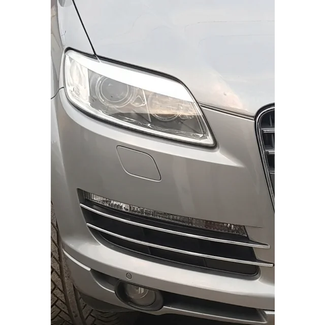 AUDI Q7 - chromen strips met halogeenlampen, bumper