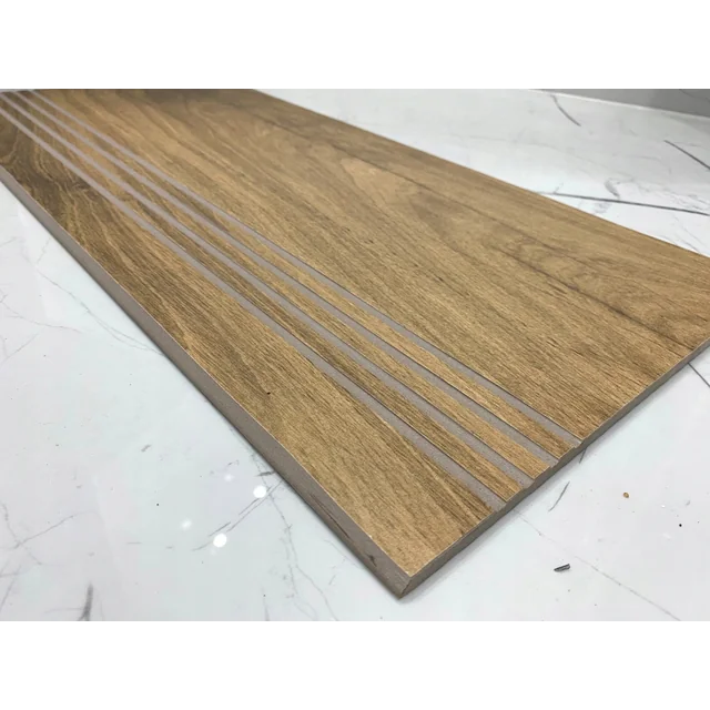 Baldosas símil madera para escaleras 30x60 ROBLE DORADO veta nudos ANTIDESLIZANTE