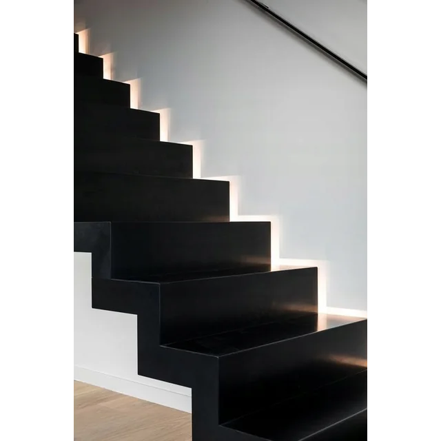 Carrelage d'escalier noir lisse mat 120x30 SATIN, antidérapant NEUF