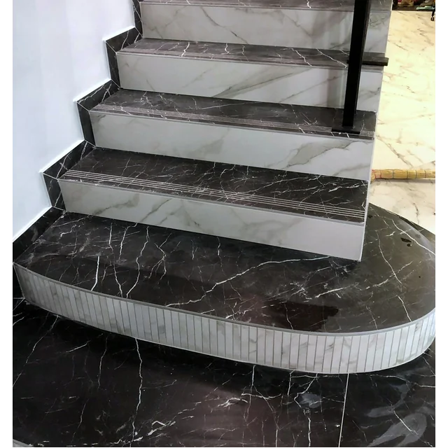 Carrelage poli pour escaliers - veines MARBRE NOIR 120x30 brillant