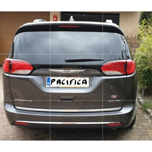 Chrysler Pacifica 2016+ Banda CROMĂ pe trapă