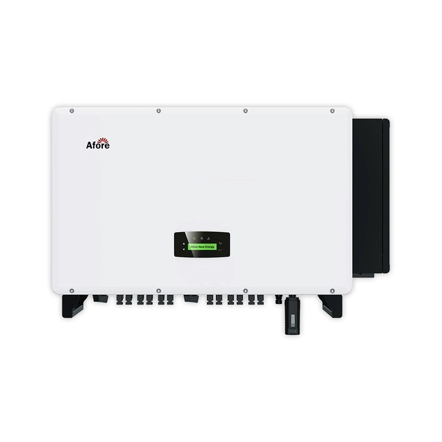 Előtte 100kW string inverter 3Phasig