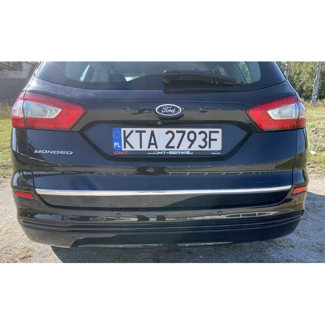 Ford Mondeo Mk5 V Kombi KROMIRANA traka na poklopcu iznad