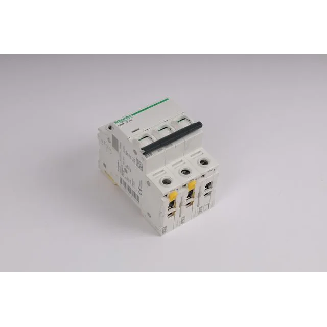 iC60N - 3P - 10A Schneider Electric - Nieuw overschot