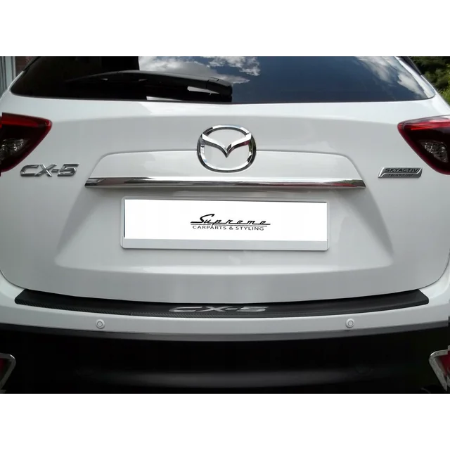 MAZDA CX-5 - BANDE CHROMÉE sur la trappe AU-DESSUS des plaques