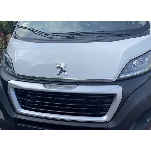 Peugeot BOXER - Capô frontal em faixa CROMADA