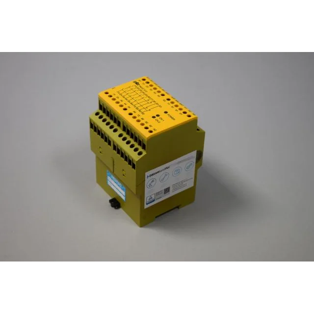 PNOZ X10 24VDC 6n/o 4n/c 3LED Pilz — lietots