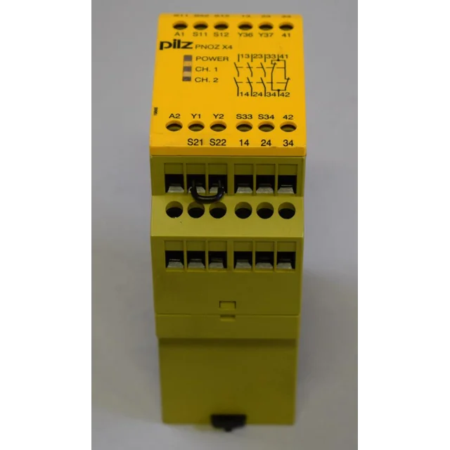 PNOZ X4 24VDC 3n/o 1n/c Pilz - Gebruikt