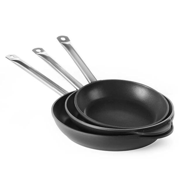 Profi Line induction frying pan made of cast aluminum, coated with titanium, diameter. 240 mm