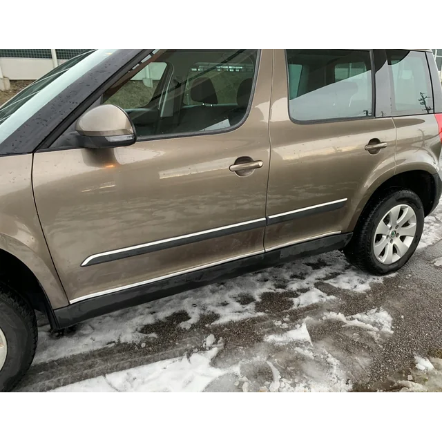 Škoda Yeti - BOČNÉ CHROME lišty na DVERE