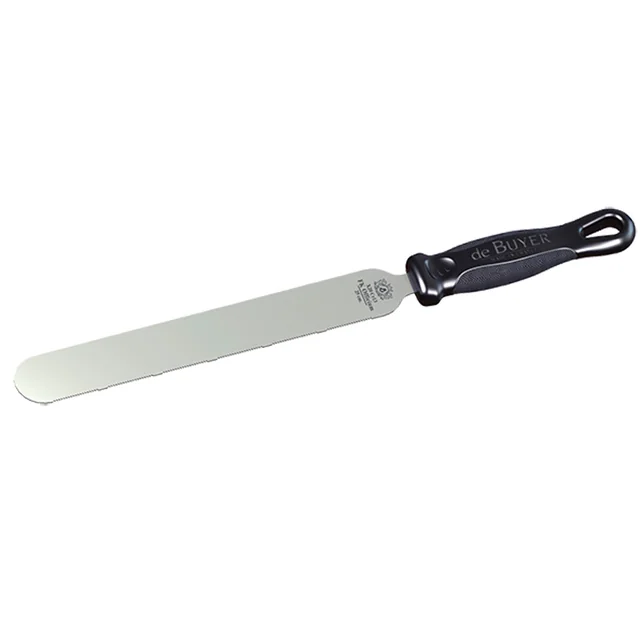 Sponge cake spatula with serrated blade