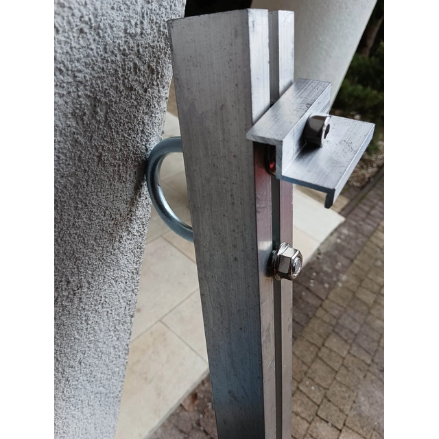 Um conjunto de elementos para fazer uma moldura para uma varanda, um guarda-corpo sem inclinação no painel máximo 1 230x114cm x 30mm