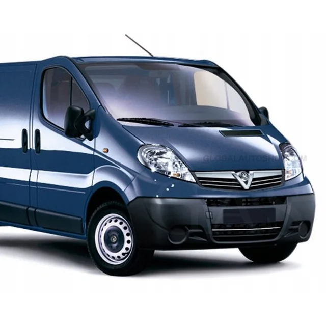 Vauxhall Vivaro - Afinação de manequins de pára-choques com tiras cromadas