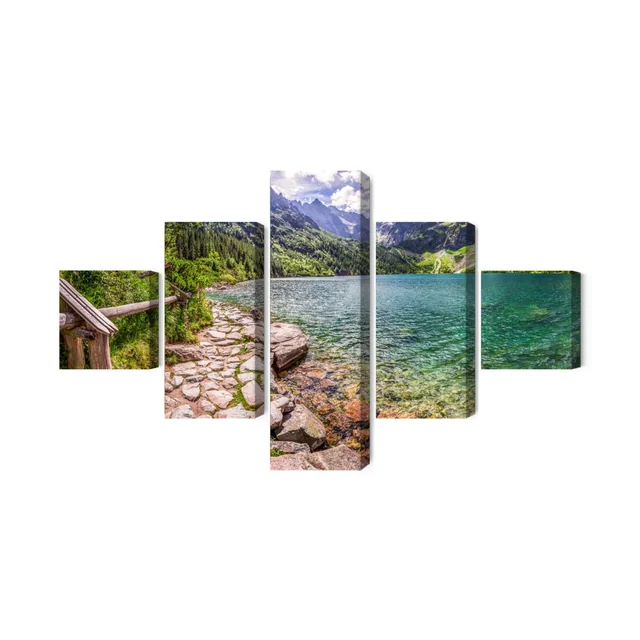 Vue d'image en plusieurs parties du lac 3D dans les montagnes des Tatras