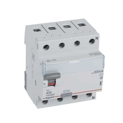 Residual current circuit breaker (RCCB) Legrand 411728 DIN rail AC 50 Hz IP20