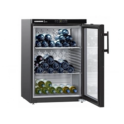 Wine cooler with cellar function for 66 bottles