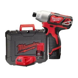 Акумулаторен ударен винтоверт Milwaukee M12BID-202C с държач за битове 12 V | 112 Nm | 1/4 инча | Карбонова четка | 2 x 2 Ah батерия + зарядно | В куфар