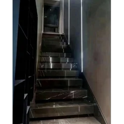 Černé mramorové dlaždice na schodiště 100x30 LESK