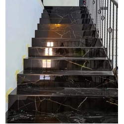 Černé mramorové dlaždice na schody 140x30 LESK