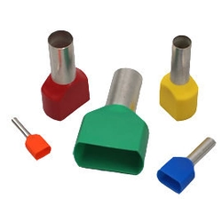 Double ferrule cable terminal, red insulation, cross-section 1mm2, length 8mm, OPK=100szt.