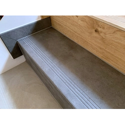 Escalier ANTIDÉRAPANT imitation béton, carrelage 120x30