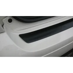 Hyundai i10 - Черна предпазна лайсна за задна броня