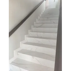 Λευκά μαρμάρινα πλακάκια για σκάλες με VEIN 100x30 ματ, αντιολισθητικό!