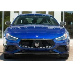 Maserati Ghibli - Calandre à bandes chromées, réglage du pare-chocs factice chromé