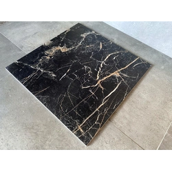 Must marmor kullasoontega 60x60 MARMORISARNE kivikeraamika