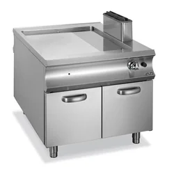 Piastra grill gas cromata 2/3 liscia 1/3 rigata su mobile Domina 1100