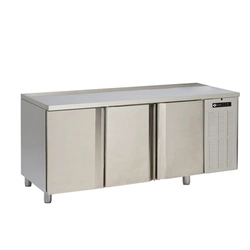 SM-3D ﻿﻿﻿Three-door freezer table without edge