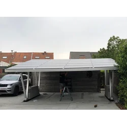 Solarna nadstrešnica sa 30 solarnim modulima za 4 vozilo, uz mogućnost ugradnje fotonaponskog sustava.