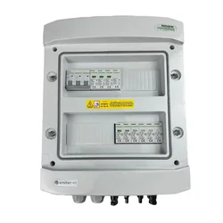 Свързване на фотоволтаично таблоDCAC херметичен IP65 EMITER с DC ограничител на пренапрежение Noark 1000V тип 1+2, 2 x PV низ, 2 x MPPT // ограничение.AC Noark тип 1+2, 20A 3-F