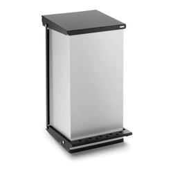 Waste bin with foot pedal 70L