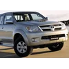 Toyota Hilux - Afinação de manequins de pára-choques com grade cromada