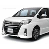 Toyota Noah/ Nav1 – chromuotų juostelių grotelių buferių manekenų derinimas